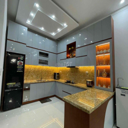 CHO THUÊ NHÀ - HẺM TRUNG TÂM THÀNH PHỐ - ĐỂ LẠI TOÀN BỘ NỘI THẤT