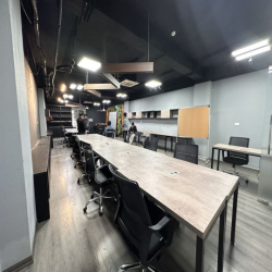 Văn phòng 140m² tại số 19 Nguyễn Trãi. Giá 17 triệu.