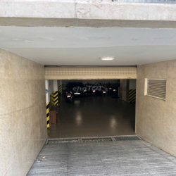 Văn phòng riêng 80m² – kính riêng, có ban công, di chuyển thoải mái