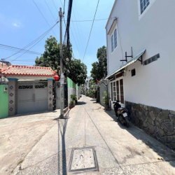 Nhà 2 Tầng Góc 2 Mặt Tiền Đường Oto Né Nhau Ngay GaMetro - Ngang 5M