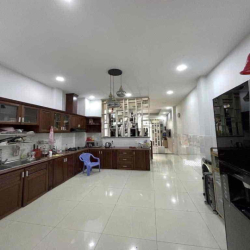 🔥🔥🔥 NHÀ 3 TẦNG 3PN NGAY LÊ  VĂN VIỆT FULL NỘI THẤT