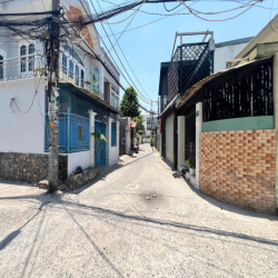 Nhà 2 Tầng Góc 2 Mặt Tiền Đường Oto Né Nhau Ngay GaMetro - Ngang 5M