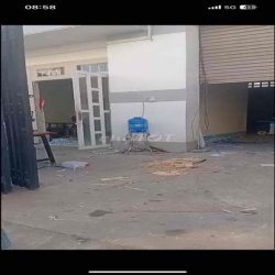 NHÀ XƯỞNG CÓ VĂN PHÒNG CHO SẾP(10x25) Đường xe tải