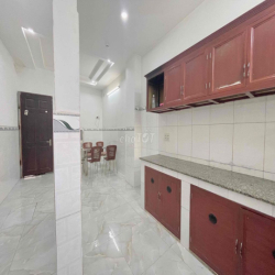 NHÀ CHO THUÊ 1 PN CÓ SÂN SAU RỘNG_NGAY KDC ĐẠI HỌC BÁCH KHOA_GIÁ TỐT