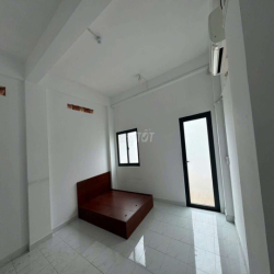 Phòng ban công riêng bao nắng, ko chung chủ, giờ tự do,ra chợ Hoa 500m