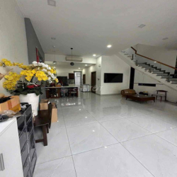 Cho thuê nhà Thương Mại Dịch Vụ Phú Mỹ 3PN-3WC Full Nội Thất