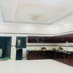 NHÀ HÀ HUY GIÁP. TRỆT 3 LẦU 5PN 6WC ( SÂN XE HƠI )