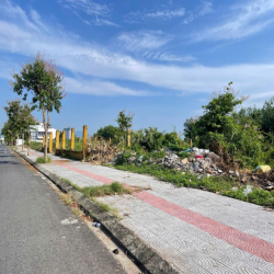 Cho thuê cặp đất 600m2 đường Nguyễn đình Thi View Sông - Hòa Xuân