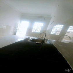 CH mini DT 30m2 có ban công, sẵn máy lạnh, nước nóng. Đg 22 Linh Đông