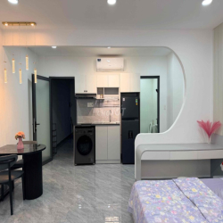 phòng mới setup mới 100% có giặt sấy tivi thang máy
