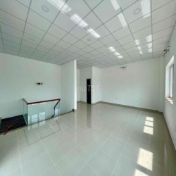 BIỆT THỰ SÂN VƯỜN 250m2 SÀN TRỐNG SUỐT PHÙ HỢP VĂN PHÒNG CÔNG TY, CAFE