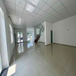 BIỆT THỰ SÂN VƯỜN 250m2 SÀN TRỐNG SUỐT PHÙ HỢP VĂN PHÒNG CÔNG TY, CAFE