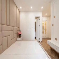 Tôi cần cho thuê 3PN Vinhome Golden River BASON Q1 - Nội thất cao cấp