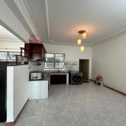 Cho thuê gấp chung cư trung tâm Phan Xích Long