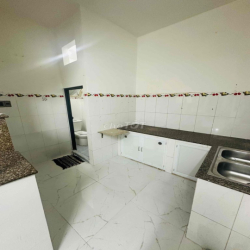 nhà mới sơn sửa hẻm 2m, nguyễn ngọc nhựt, cho thuê