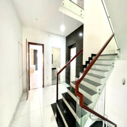 Cho thuê nhà nguyên căn Cityland hầm trệt 3 lầu giá 40tr BAO THUẾ
