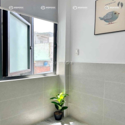 CHO THUÊ CĂN HỘ DỊCH VỤ CAO CẤP FULL NỘI THẤT - CỬA SỔ GẦN ÂU CƠ