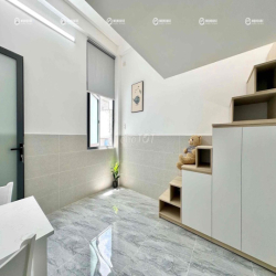 CHO THUÊ CĂN HỘ DỊCH VỤ CAO CẤP FULL NỘI THẤT - CỬA SỔ GẦN ÂU CƠ