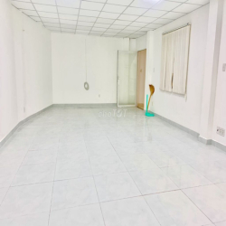 Văn phòng 45 m2 giá *** 12 triệu bao phí ql, ngay sân bay TSN