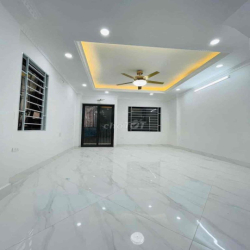 Nhà mới tinh Trương Định 4PN, 5 tầng, ở gia đình/văn phòng, vào ở ngay
