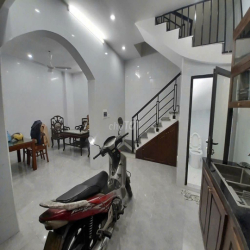 CHO THUÊ NHÀ RIÊNG PHỐ KHƯƠNG TRUNG - THANH XUÂN - 3PN, 3VS - 10 TRIỆU