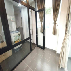 Cho thuê 2PN+1WC, máy giặt riêng. Đầy đủ nội thất