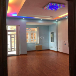 Nhà biệt thự 216m² dtich 4×18m có 2lầu,,4pn và 4wc ở Trần xuân Soạn Q7