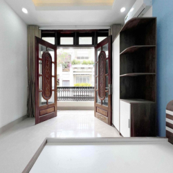 Chính Chủ,Cho Thuê Phòng 45m2 , Full Nội Thất , Ban Công