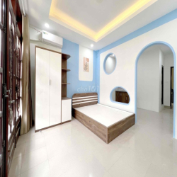 Chính Chủ,Cho Thuê Phòng 45m2 , Full Nội Thất , Ban Công