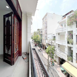 Chính Chủ,Cho Thuê Phòng 45m2 , Full Nội Thất , Ban Công