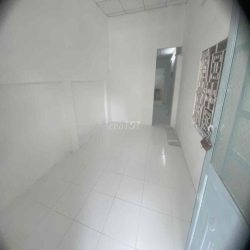 Nhà cấp 4 trống, cho nuôi thú cưng