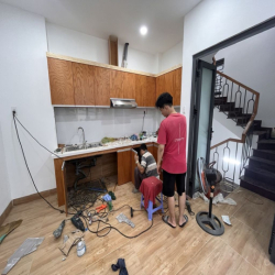 cho thuê nhà 03 tầng gần ngã tư MK