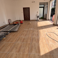 cho thuê nhà 03 tầng gần ngã tư MK