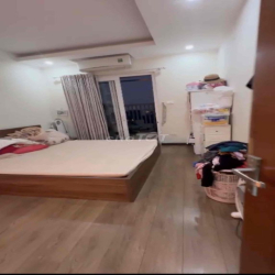 Tìm nữ ở ghép trong căn hộ chung cư