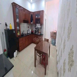 Cho thuê nhà đường 11 Trường Thọ 4PN 3WC nhà sạch đẹp 13tr/th