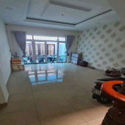 Cho thuê nhà đường 11 Trường Thọ 4PN 3WC nhà sạch đẹp 13tr/th