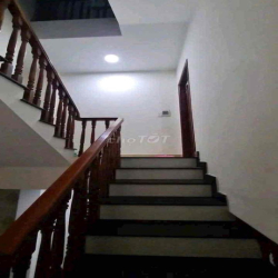 Cho thuê nhà đường 11 Trường Thọ 4PN 3WC nhà sạch đẹp 13tr/th