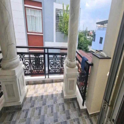 Cho thuê nhà đường 11 Trường Thọ 4PN 3WC nhà sạch đẹp 13tr/th