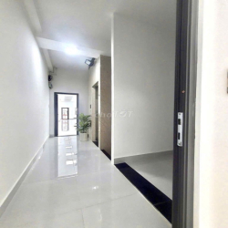 Cần cho thuê nhà MT 109A Phạm Phú Thứ P.11 Q.Tân Bình có thang máy