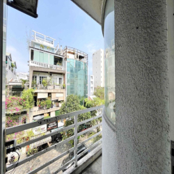 CHO THUÊ 2 PHÒNG NGỦ BAN CÔNG 60M2 NGAY ĐA KAO QUẬN 1 SIÊU THOÁNG