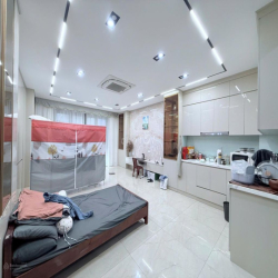 Nhà ngõ 3 phố Phạm Tuấn Tài - DT 55m2 x 6 tầng, nhà mới có Thang Máy