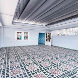 NHÀ 3 TẦNG LẦU SÂN THƯỢNG HẺM XE HƠI 4PN 6WC