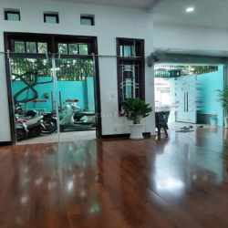 Nhà Văn Phòng, Spa khu Tân Định