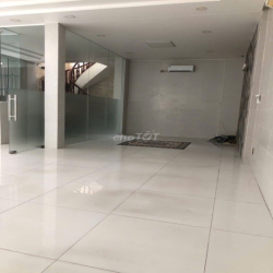 nhà 8x20m,4L,6 máy lạnh KHU TÊN LỬA giá 45tr/tháng 