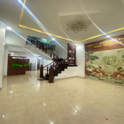 Cho thuê nhà 3 tầng đường Thanh Lương 10,Hòa Xuân,Đà Nẵng giá 13tr5