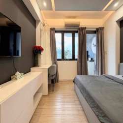 Cho Thuê Căn Hộ Cửa Sổ Gần Toà Nhà Viettel - Vòng Xoay Dân Chủ