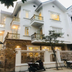 Cho thuê biệt thự căn góc Linh Đàm: 180m2, 4 tầng, 35tr