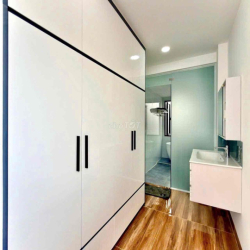 Cho thuê Penhouse gần đường Lý Thái Tổ view đẹp