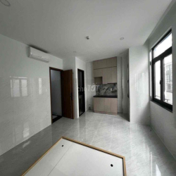 Chính chủ cho thuê CHDV mới 100% có thang máy, nội thất đầy đủ
