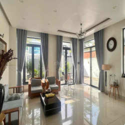🚨LƯỚT QUA SẼ TIẾC! VILLA SÂN VƯỜN HIỆN ĐẠI!  KHU COMPOUND Q7! Ở VÀ VP